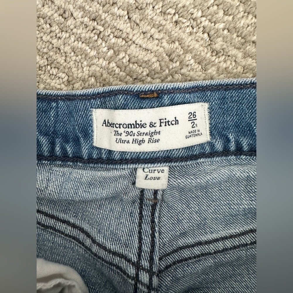 Abercrombie and Fitch Curve Love The ‘90s Straight Ultra High Rise Jeans - Picture 3 of 3